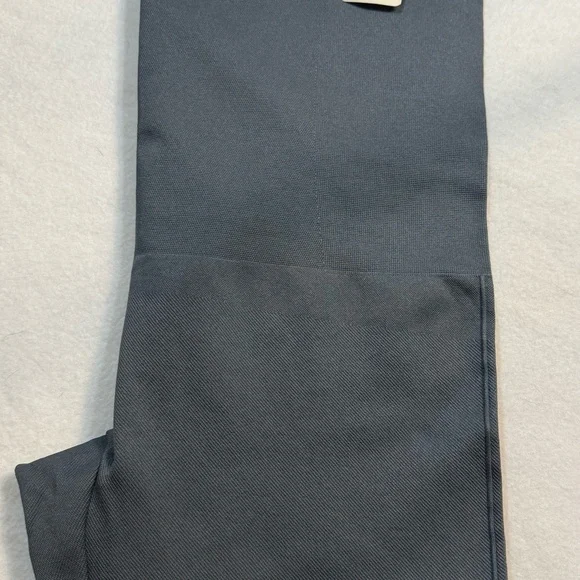 Empetua High-Waisted Shaping Leggings. Black. XL - Picture 4 of 7